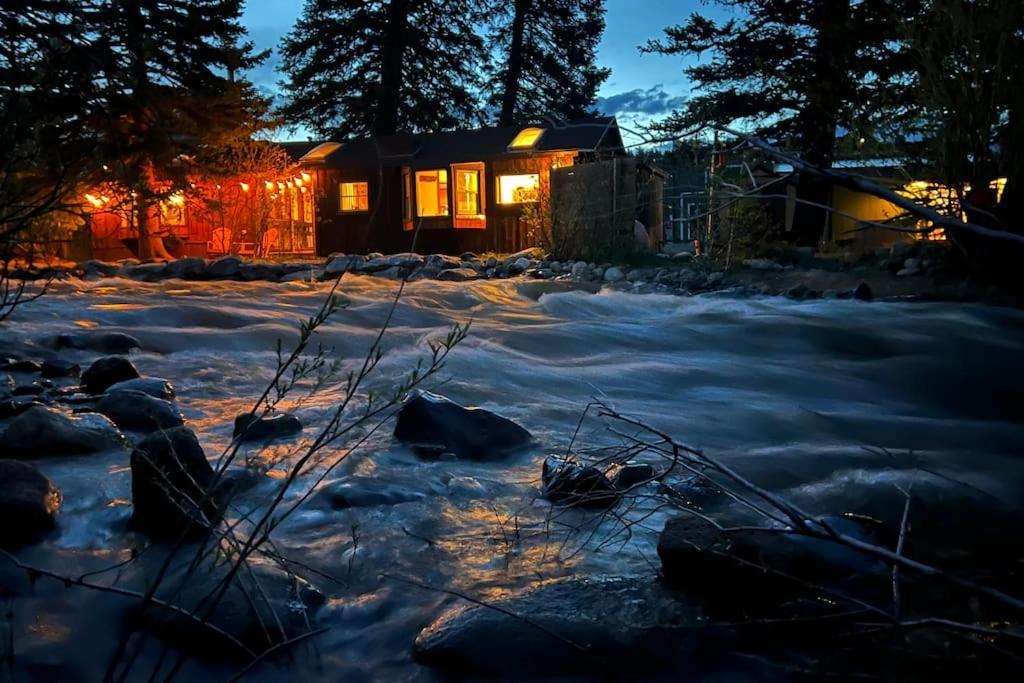 Thorpe On The Water. Creekside Nederland Cabin. 外观 照片