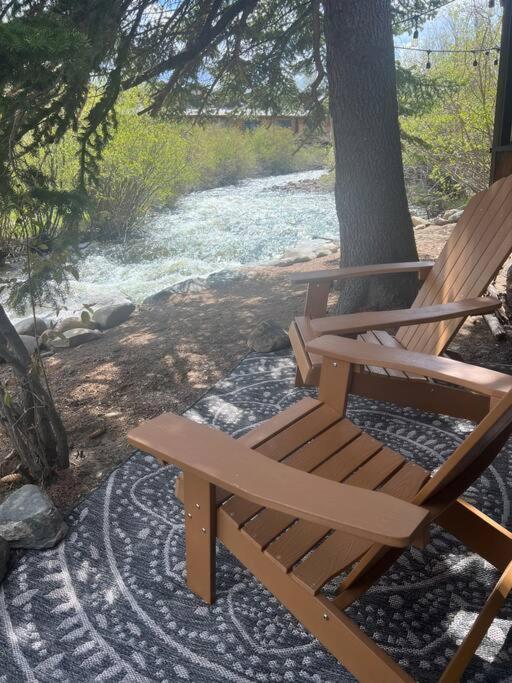 Thorpe On The Water. Creekside Nederland Cabin. 外观 照片
