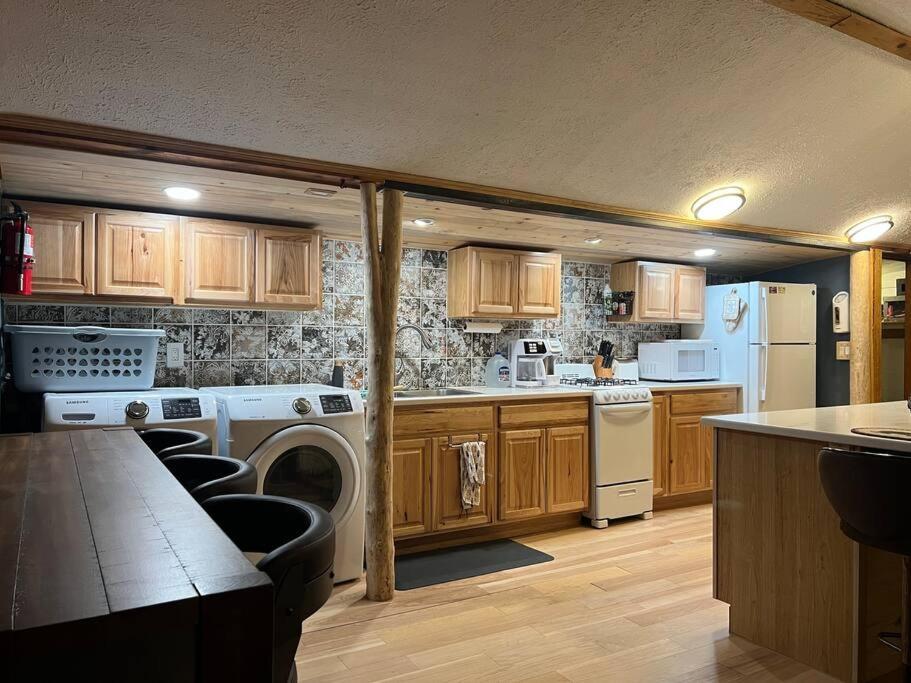 Thorpe On The Water. Creekside Nederland Cabin. 外观 照片